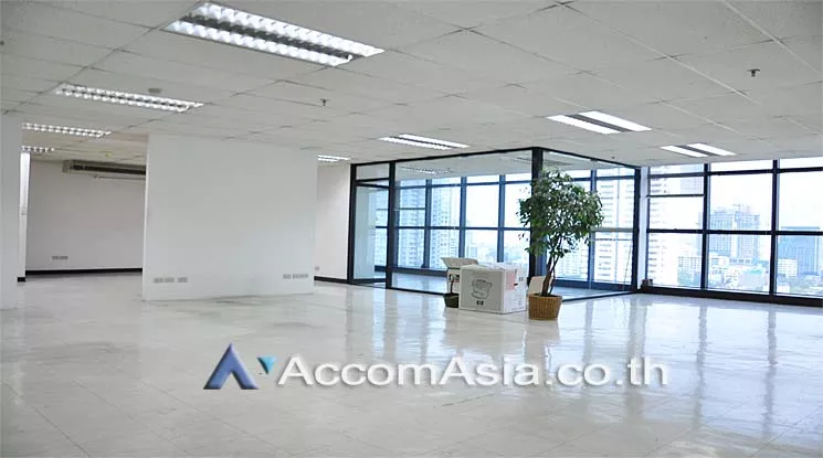  2  Office Space For Rent in Sukhumvit ,Bangkok BTS Ekkamai at Bangkok Business Center AA13795